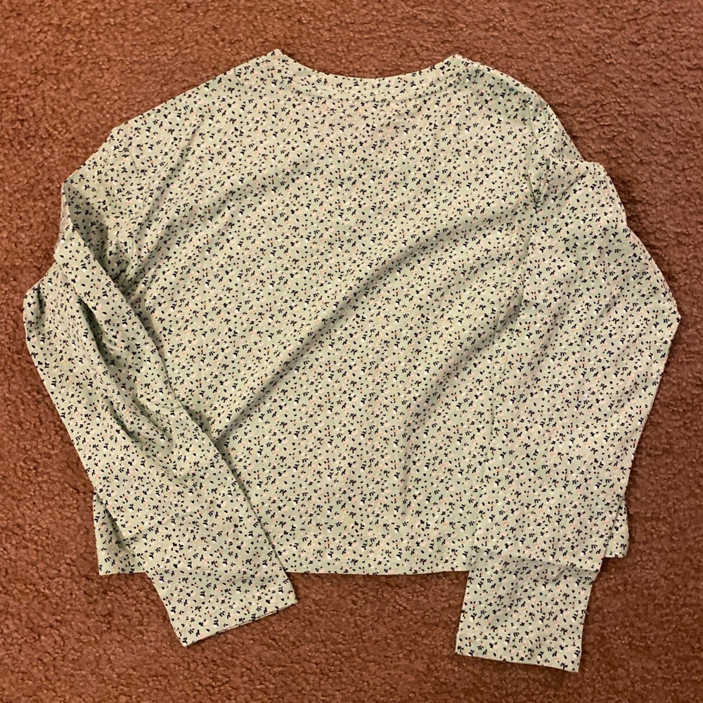 BCBGeneration NWT Floral Cropped Long Sleeve Scoop Neck Tee Top Green Multi S